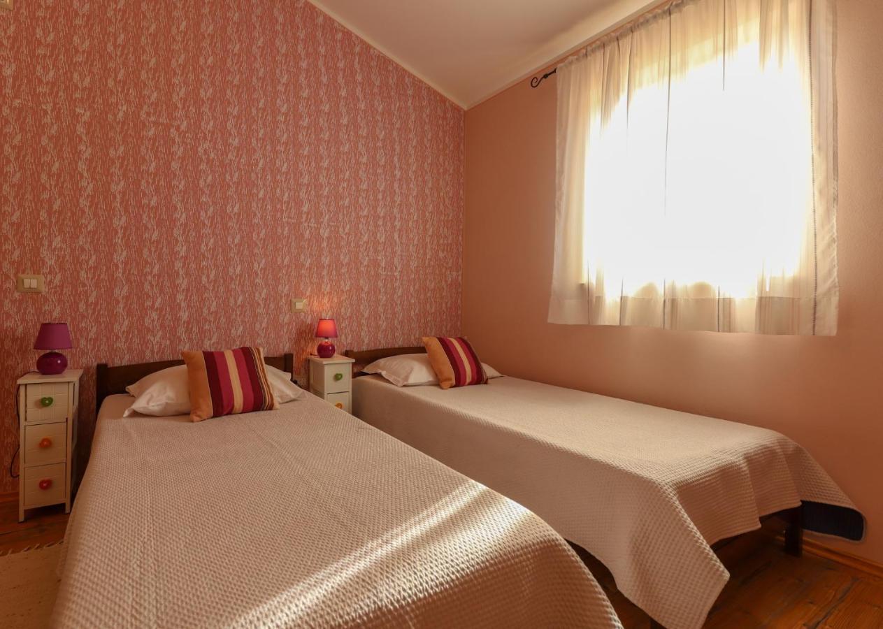 Villa Nona Marija Sveti Lovreč Pazenatički Buitenkant foto
